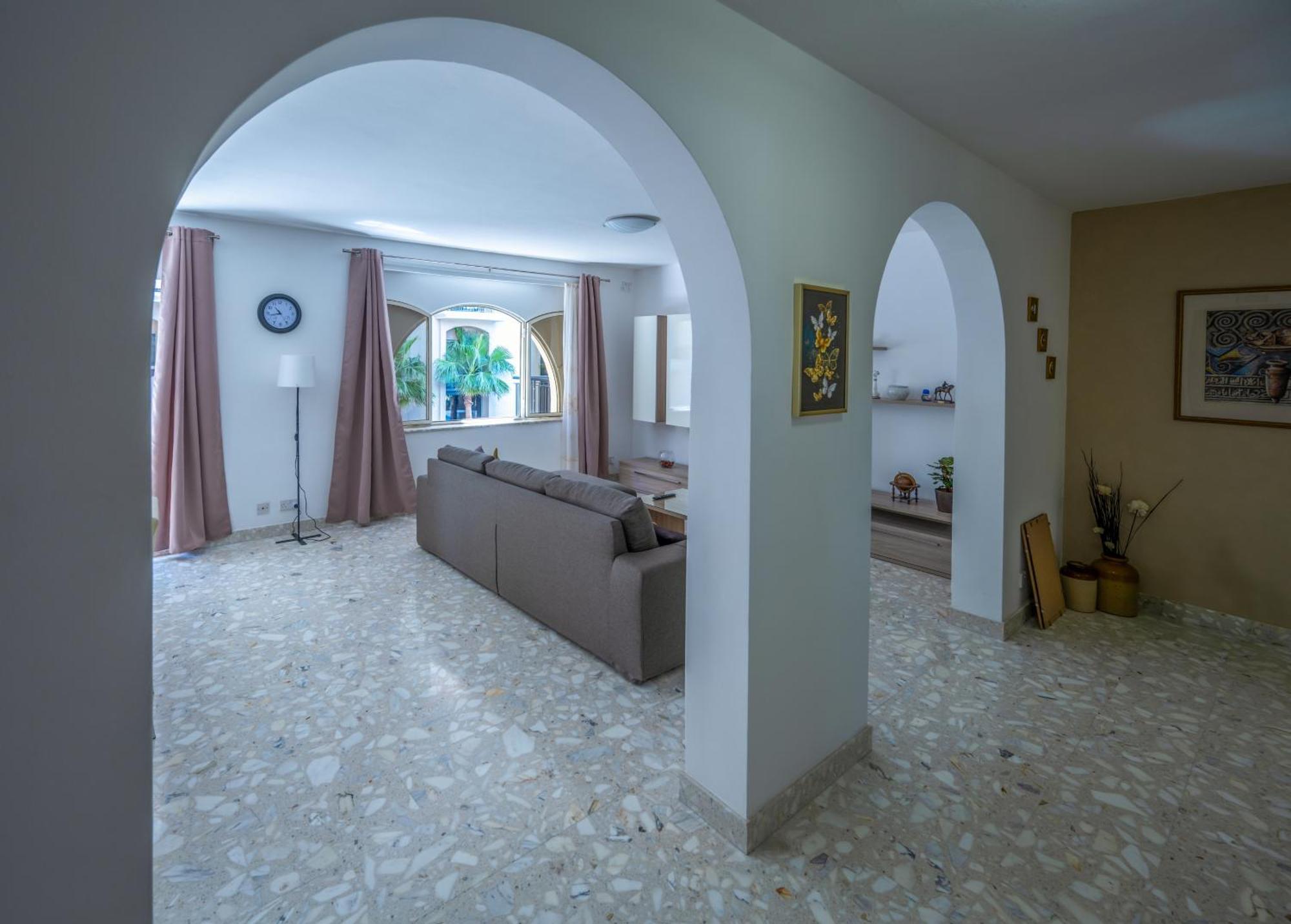 Spacious 3 Bedroom Apartment In The Heart Of St Julians San Julián Exterior foto